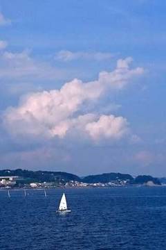 170706江の島雲とヨット.jpg