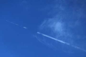 200516飛行機雲.jpg